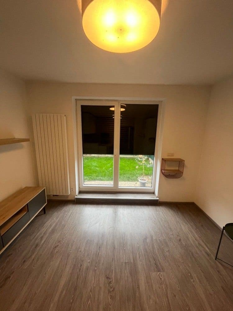 Studio flat to rent, 31 m², Za černým mostem, Prague, Prague Studio flat to rent, 31 m², Za černým mostem, Prague, Prague