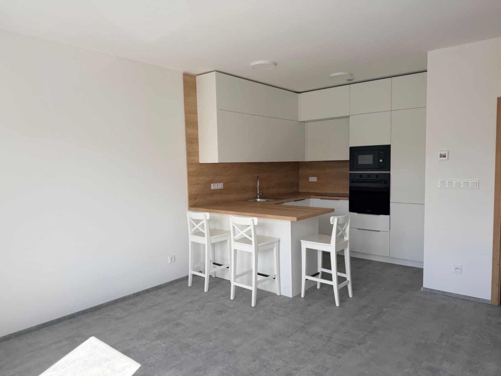 2 bedroom with open-plan kitchen flat to rent, 62 m², Břetislavova, Brno, Jihomoravský Region 2 bedroom with open-plan kitchen flat to rent, 62 m², Břetislavova, Brno, Jihomoravský Region