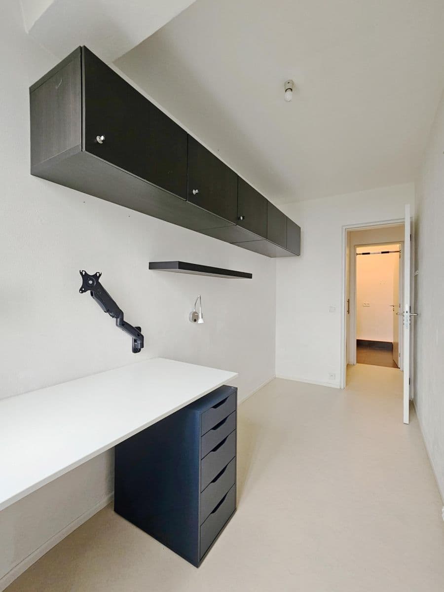 3 bedroom with open-plan kitchen flat to rent, 92 m², Na Rozdílu, Prague, Prague 3 bedroom with open-plan kitchen flat to rent, 92 m², Na Rozdílu, Prague, Prague