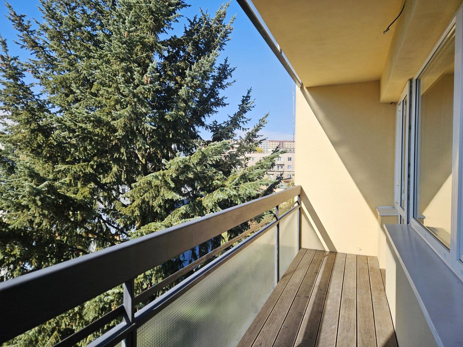 3 bedroom with open-plan kitchen flat to rent, 92 m², Na Rozdílu, Prague, Prague 3 bedroom with open-plan kitchen flat to rent, 92 m², Na Rozdílu, Prague, Prague