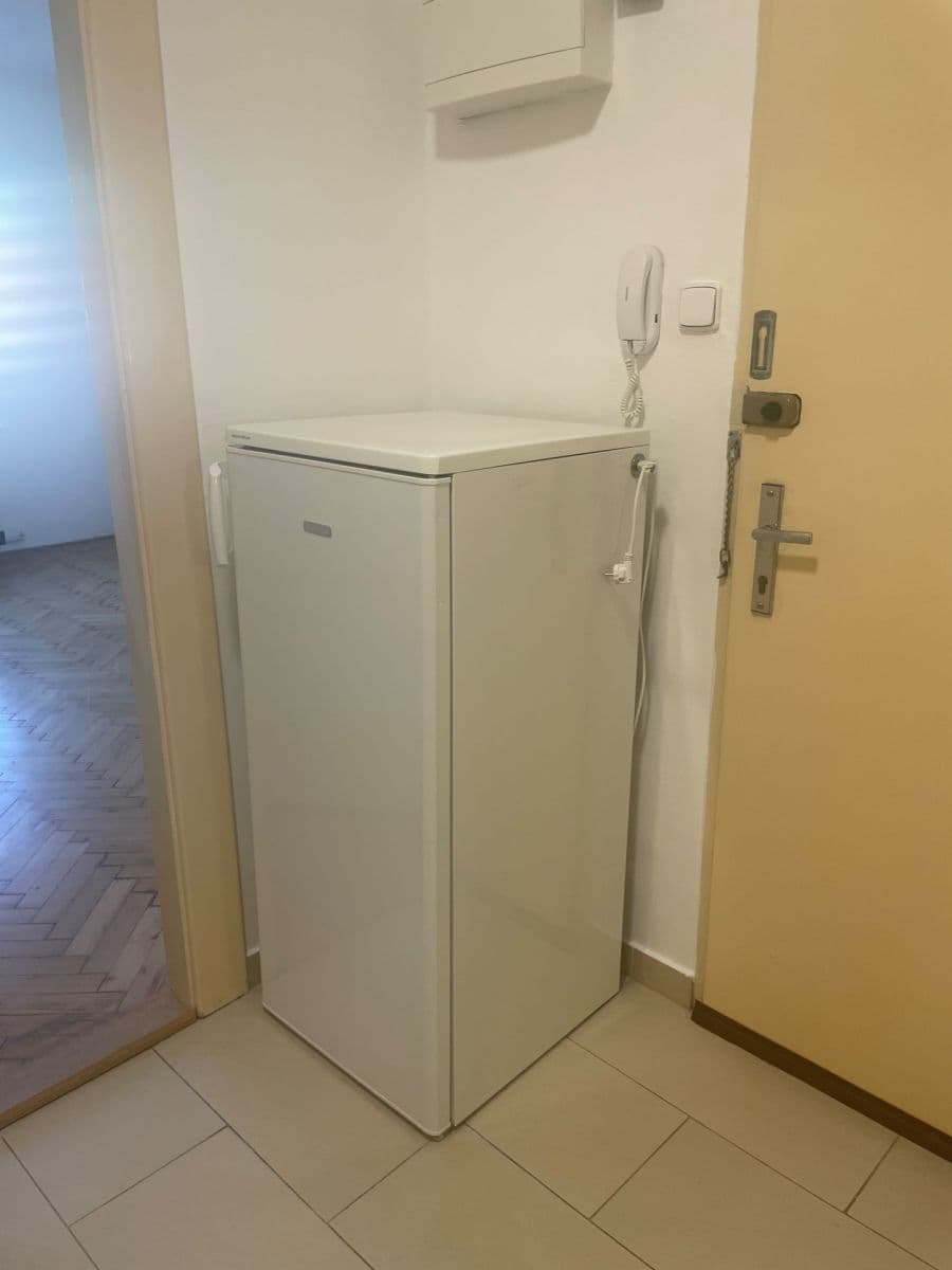 2 bedroom flat to rent, 50 m², 28. pluku, Prague, Prague 2 bedroom flat to rent, 50 m², 28. pluku, Prague, Prague