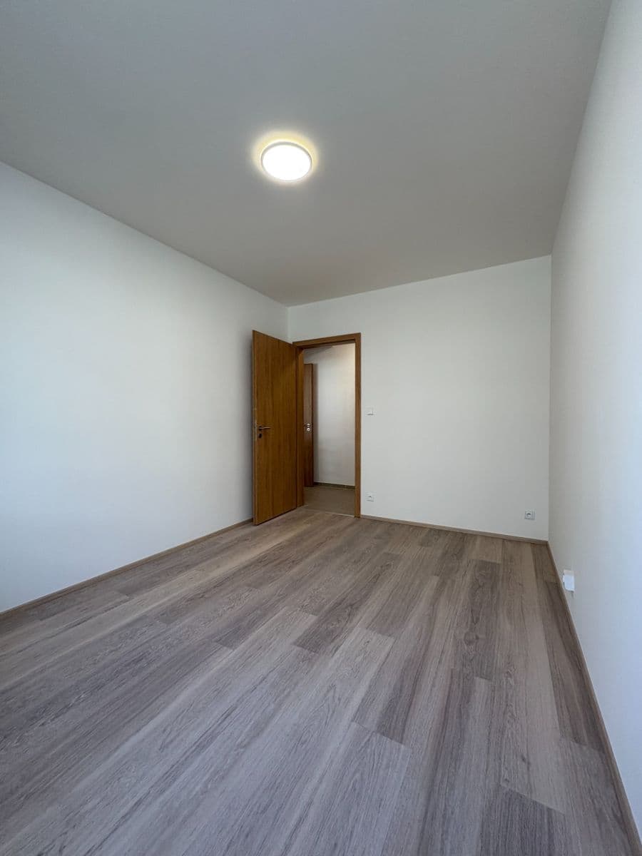 1 bedroom with open-plan kitchen flat to rent, 43 m², Čakovická, Prague, Prague 1 bedroom with open-plan kitchen flat to rent, 43 m², Čakovická, Prague, Prague