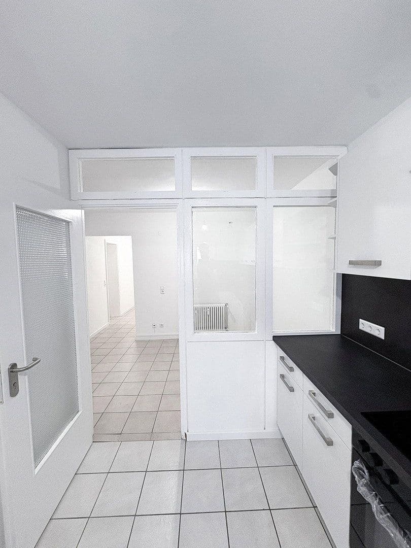 3 bedroom with open-plan kitchen flat to rent, 93 m², Dreizlerstraße, Stuttgart, Baden-Württemberg 3 bedroom with open-plan kitchen flat to rent, 93 m², Dreizlerstraße, Stuttgart, Baden-Württemberg