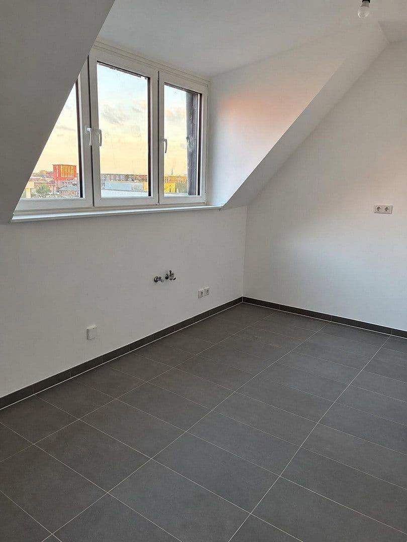 4 bedroom flat to rent, 120 m², Berliner Straße 124, Köln, North Rhine-Westphalia 4 bedroom flat to rent, 120 m², Berliner Straße 124, Köln, North Rhine-Westphalia