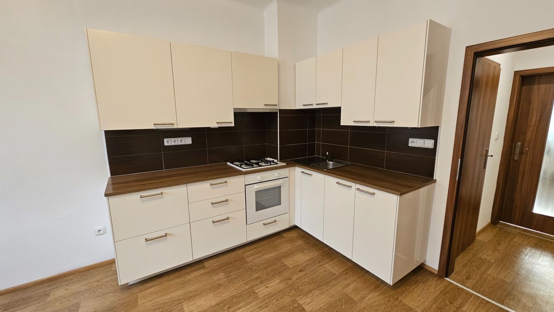 1 bedroom with open-plan kitchen flat to rent, 40 m², Spáčilova, Brno, Jihomoravský Region 1 bedroom with open-plan kitchen flat to rent, 40 m², Spáčilova, Brno, Jihomoravský Region