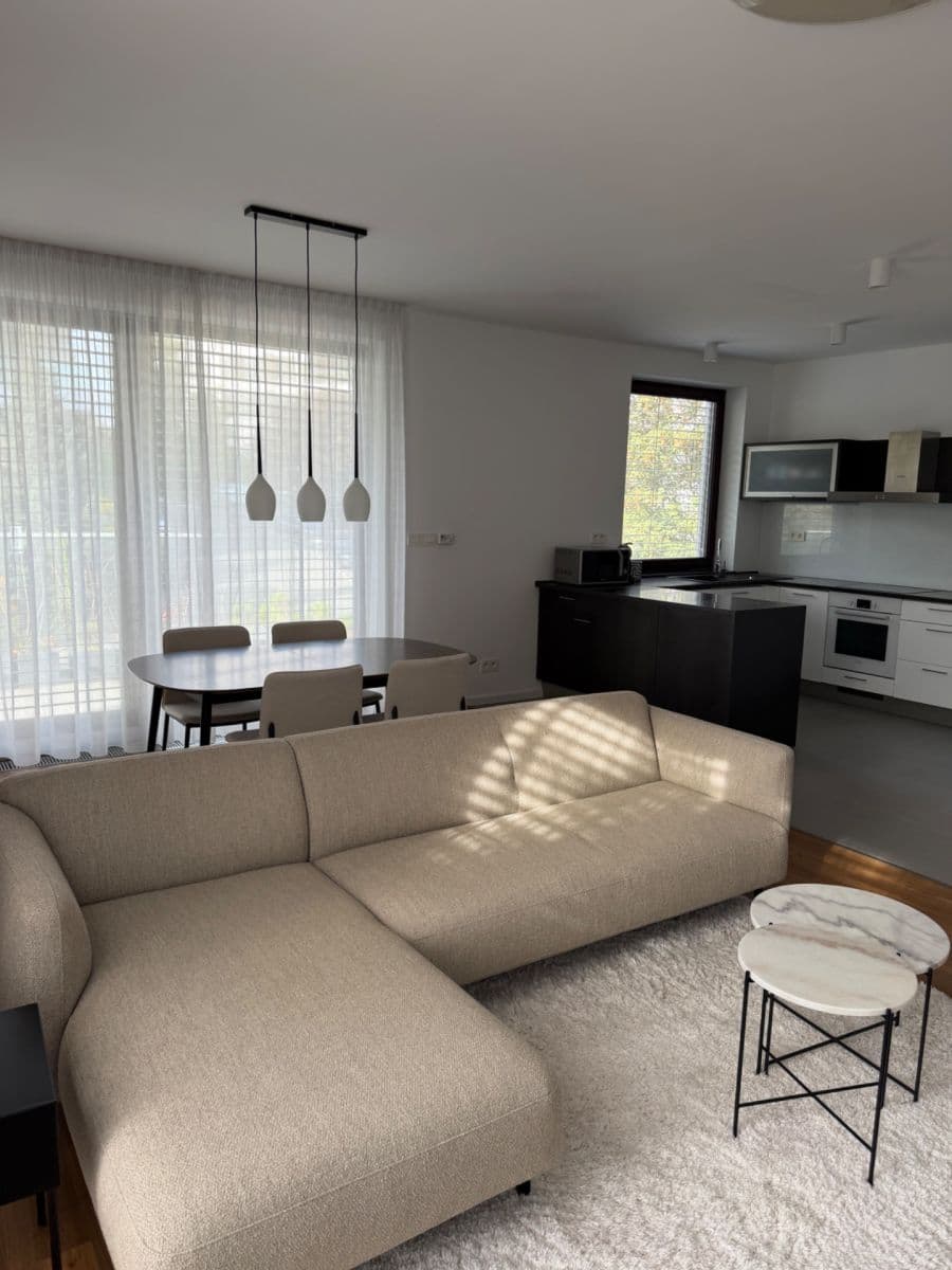 2 bedroom flat to rent, 70 m², Hriňovská, Bratislava - mestská časť Staré Mesto, Bratislavský Region 2 bedroom flat to rent, 70 m², Hriňovská, Bratislava - mestská časť Staré Mesto, Bratislavský Region