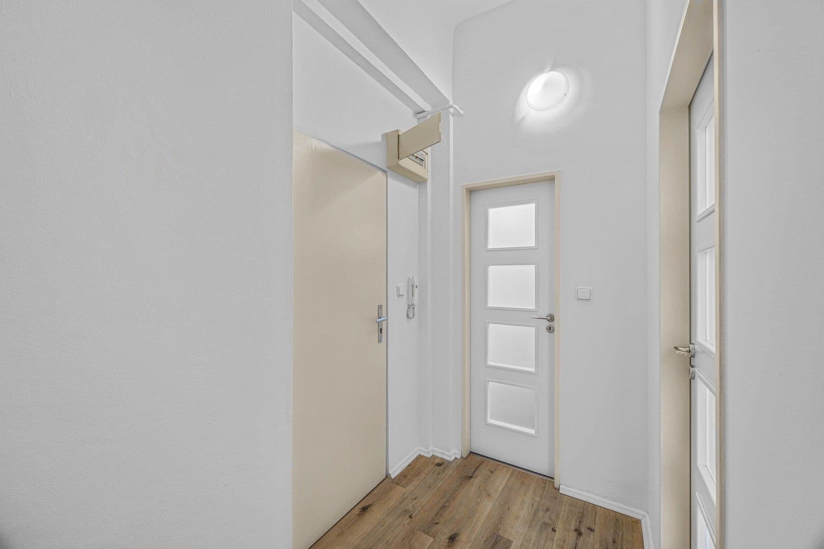 1 bedroom with open-plan kitchen flat to rent, 43 m², Grafická, Prague, Prague 1 bedroom with open-plan kitchen flat to rent, 43 m², Grafická, Prague, Prague