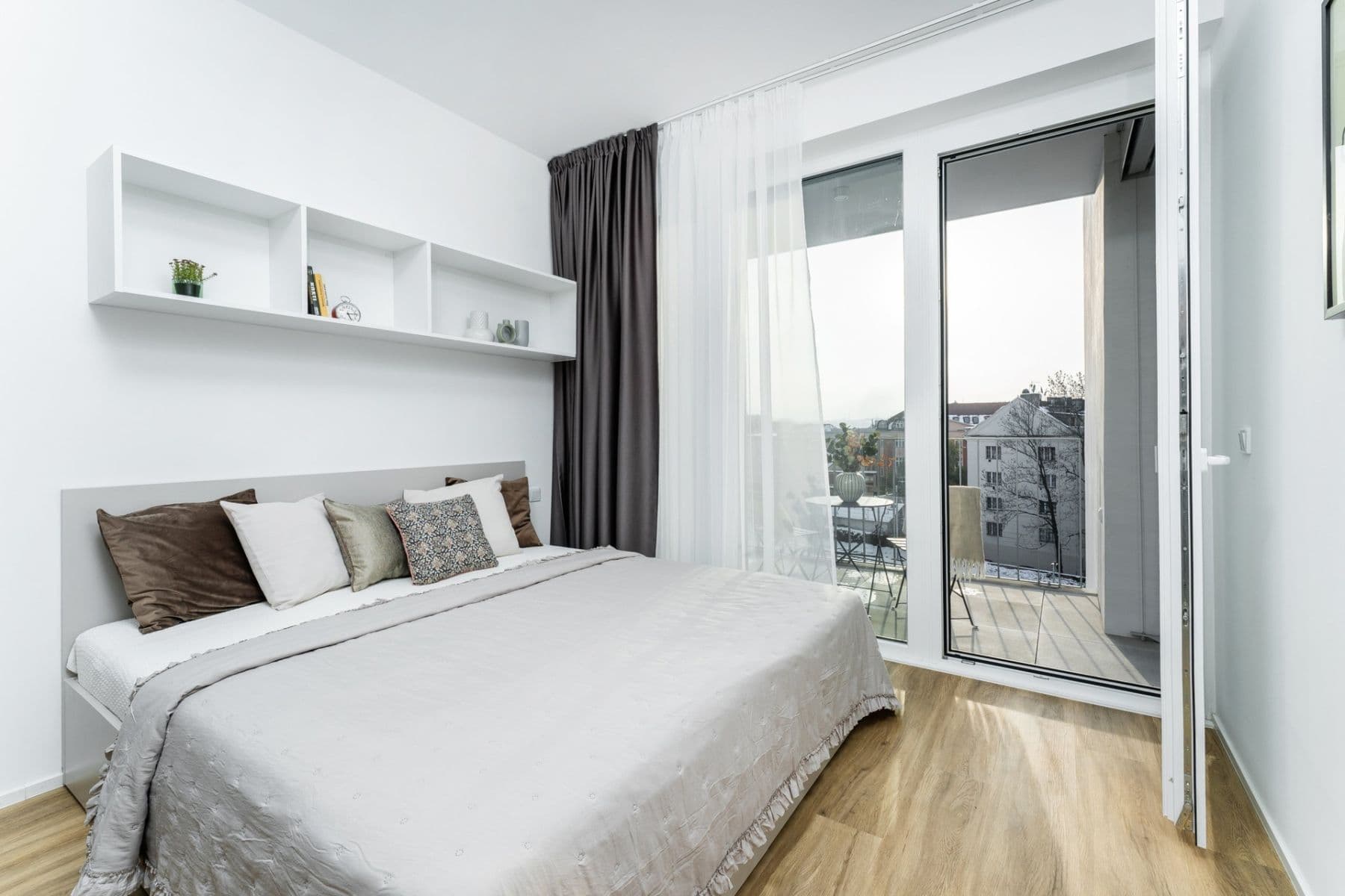 3 bedroom with open-plan kitchen flat to rent, 155 m², Odkolkova, Prague, Prague 3 bedroom with open-plan kitchen flat to rent, 155 m², Odkolkova, Prague, Prague