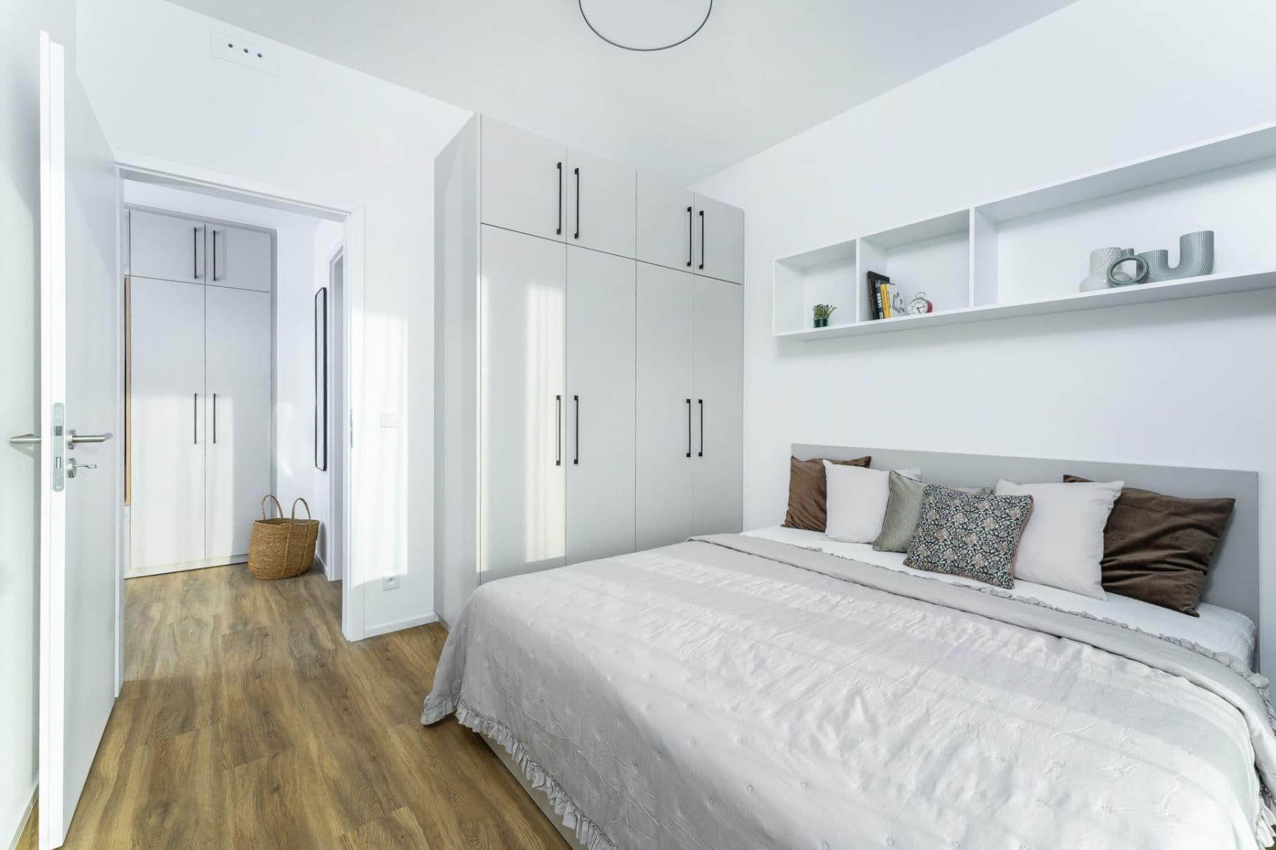 3 bedroom with open-plan kitchen flat to rent, 155 m², Odkolkova, Prague, Prague 3 bedroom with open-plan kitchen flat to rent, 155 m², Odkolkova, Prague, Prague