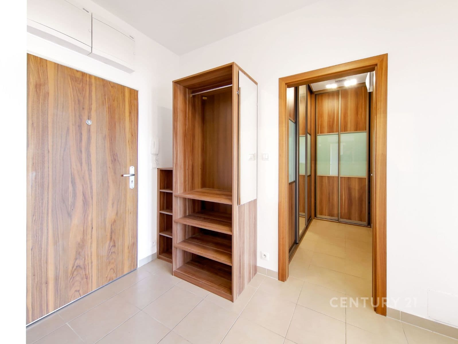 4 bedroom with open-plan kitchen flat for sale, 120 m², Československého exilu, Prague, Prague 4 bedroom with open-plan kitchen flat for sale, 120 m², Československého exilu, Prague, Prague