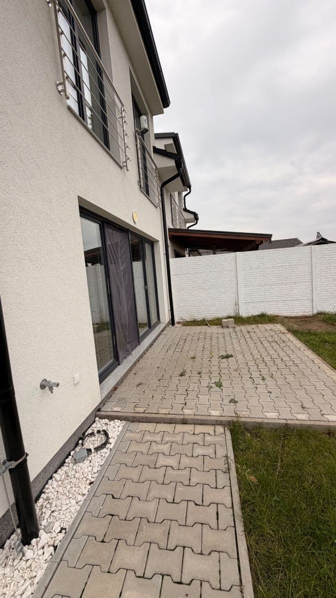 house to rent, 120 m², Chrášťany, Středočeský Region house to rent, 120 m², Chrášťany, Středočeský Region