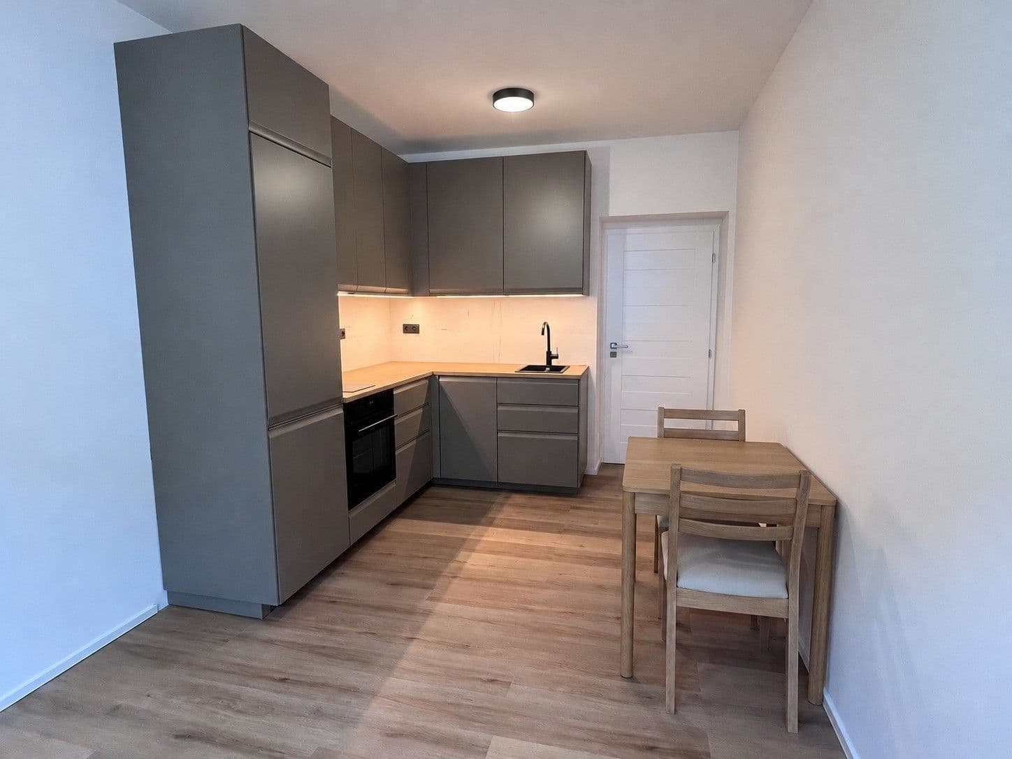 1 bedroom with open-plan kitchen flat to rent, 42 m², Musílkova, Prague, Prague 1 bedroom with open-plan kitchen flat to rent, 42 m², Musílkova, Prague, Prague