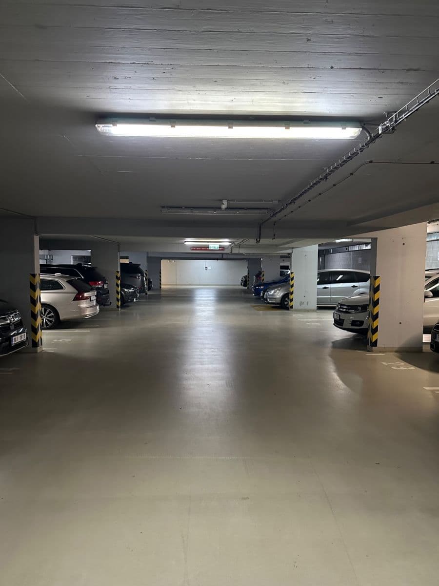 garage to rent, 13 m², Křižíkova, Prague, Prague garage to rent, 13 m², Křižíkova, Prague, Prague