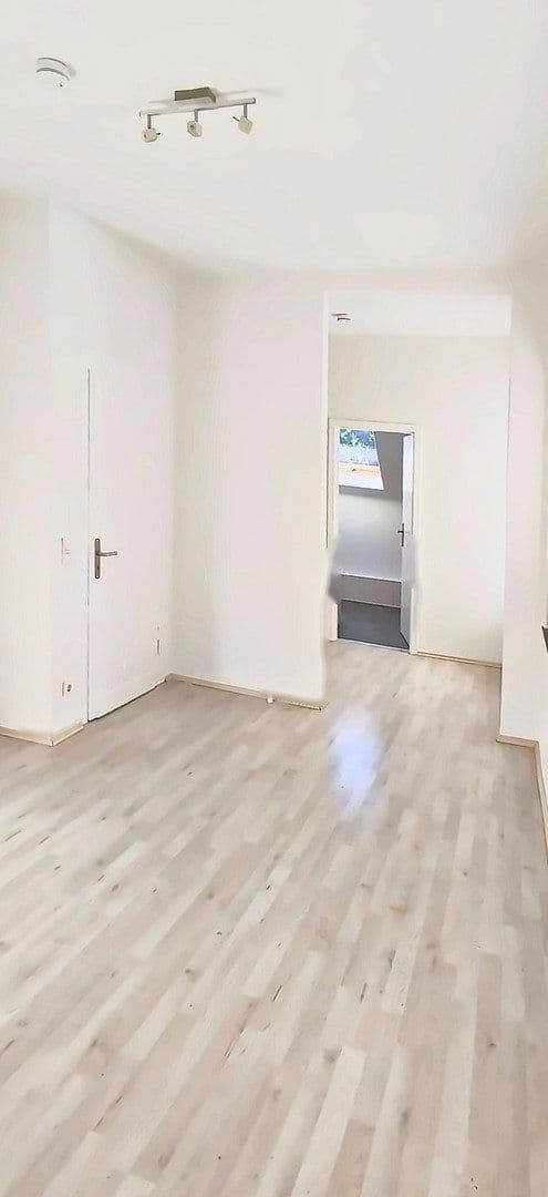 3 bedroom flat to rent, 95 m², Merscheider Straße 99, Solingen, North Rhine-Westphalia 3 bedroom flat to rent, 95 m², Merscheider Straße 99, Solingen, North Rhine-Westphalia