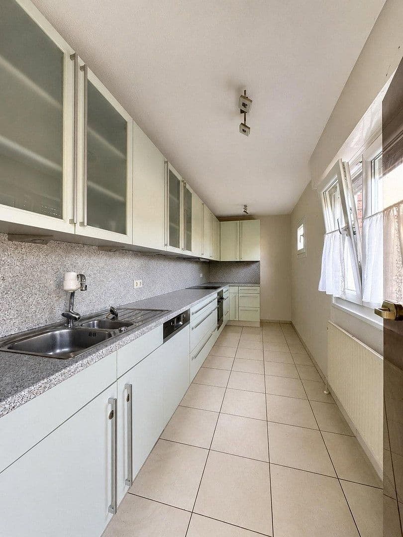 house for sale, 154 m², Weimarer Strasse 61, Bornheim, North Rhine-Westphalia house for sale, 154 m², Weimarer Strasse 61, Bornheim, North Rhine-Westphalia