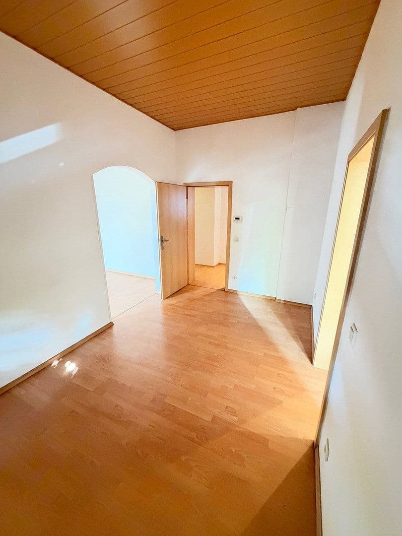 2 bedroom with open-plan kitchen flat to rent, 77 m², Krefeld, North Rhine-Westphalia 2 bedroom with open-plan kitchen flat to rent, 77 m², Krefeld, North Rhine-Westphalia