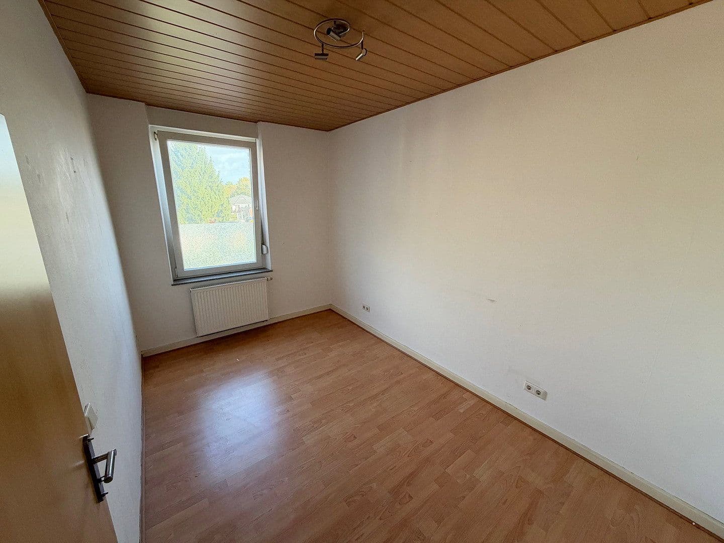 2 bedroom with open-plan kitchen flat to rent, 77 m², Krefeld, North Rhine-Westphalia 2 bedroom with open-plan kitchen flat to rent, 77 m², Krefeld, North Rhine-Westphalia