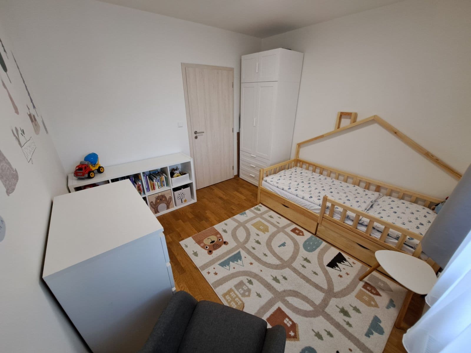 2 bedroom with open-plan kitchen flat to rent, 76 m², Želetická, Prague, Prague 2 bedroom with open-plan kitchen flat to rent, 76 m², Želetická, Prague, Prague