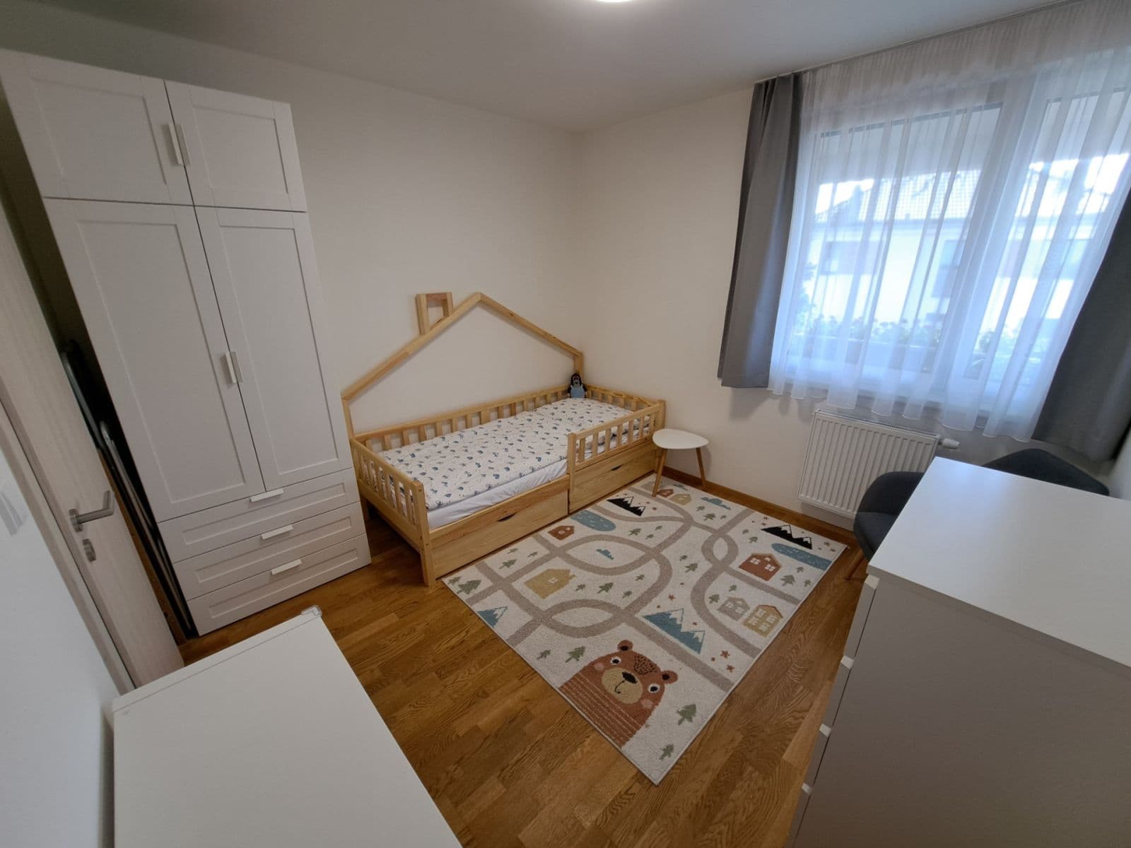 2 bedroom with open-plan kitchen flat to rent, 76 m², Želetická, Prague, Prague 2 bedroom with open-plan kitchen flat to rent, 76 m², Želetická, Prague, Prague