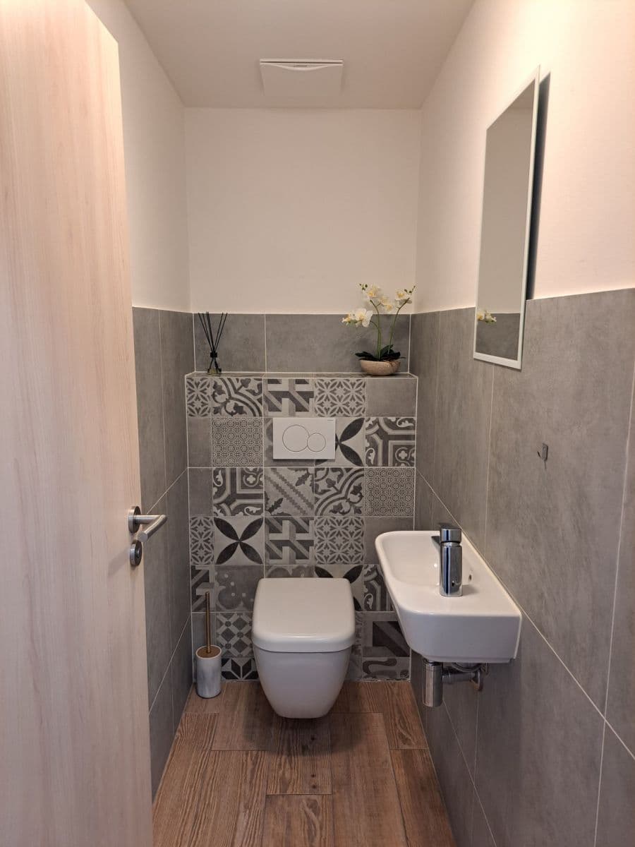 2 bedroom with open-plan kitchen flat to rent, 76 m², Želetická, Prague, Prague 2 bedroom with open-plan kitchen flat to rent, 76 m², Želetická, Prague, Prague