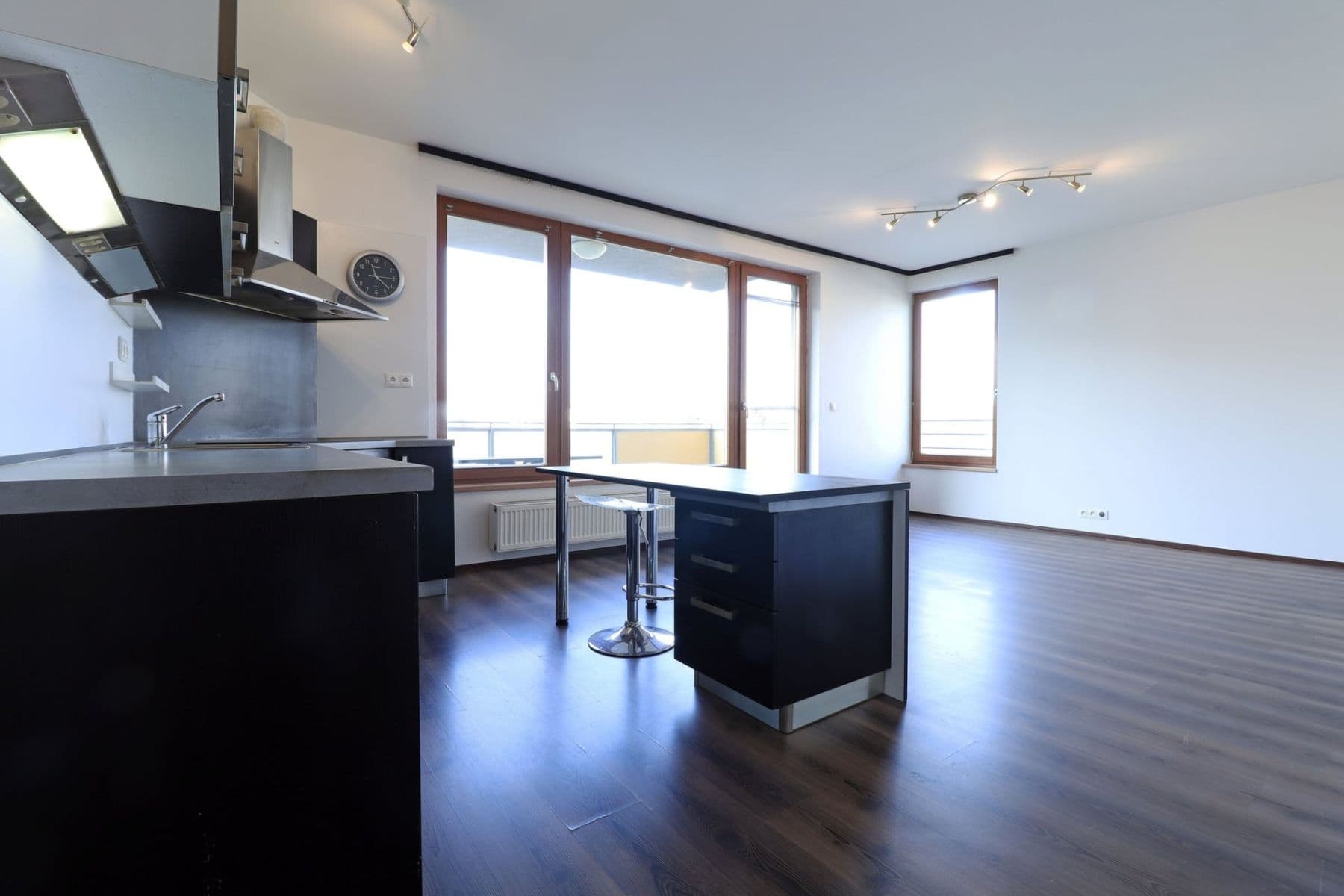 2 bedroom with open-plan kitchen flat to rent, 79 m², Nepelova, Prague, Prague 2 bedroom with open-plan kitchen flat to rent, 79 m², Nepelova, Prague, Prague
