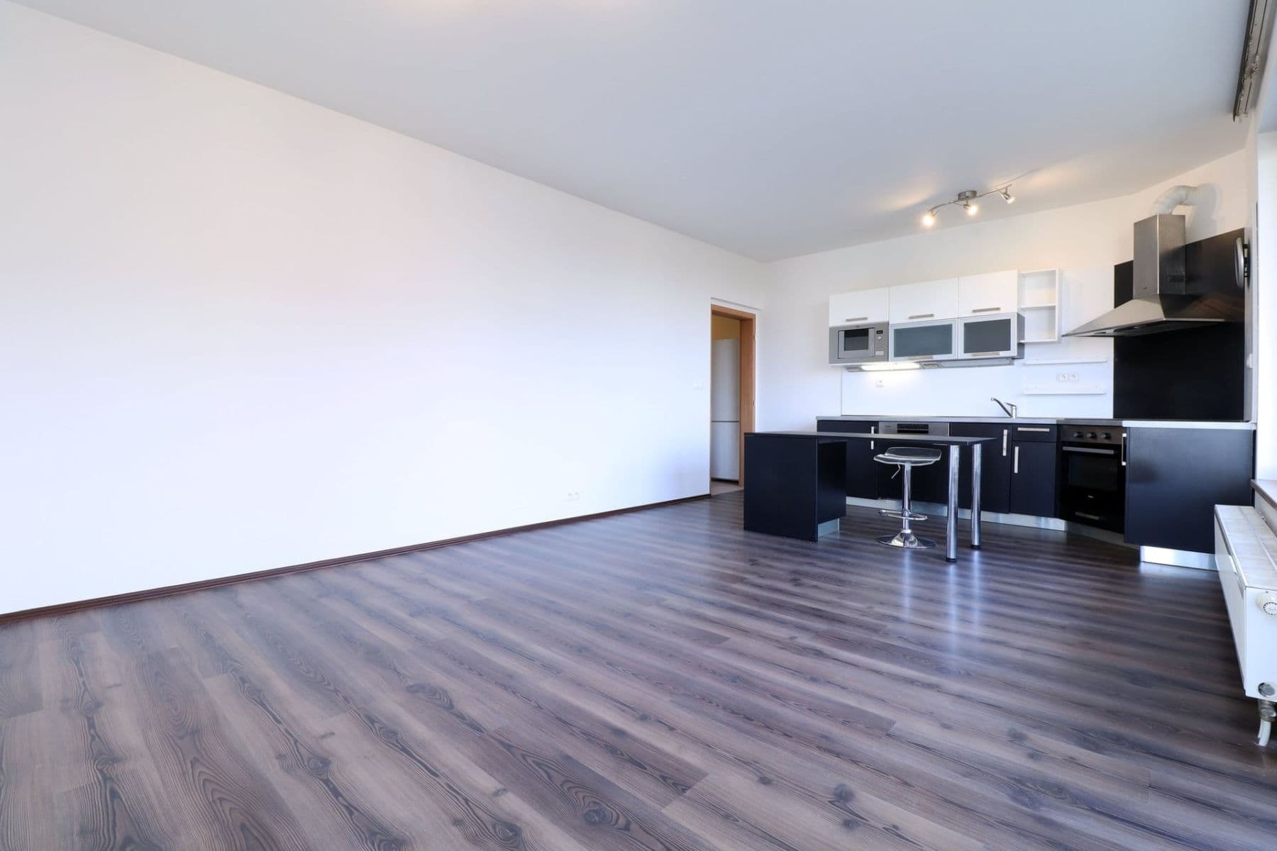 2 bedroom with open-plan kitchen flat to rent, 79 m², Nepelova, Prague, Prague 2 bedroom with open-plan kitchen flat to rent, 79 m², Nepelova, Prague, Prague