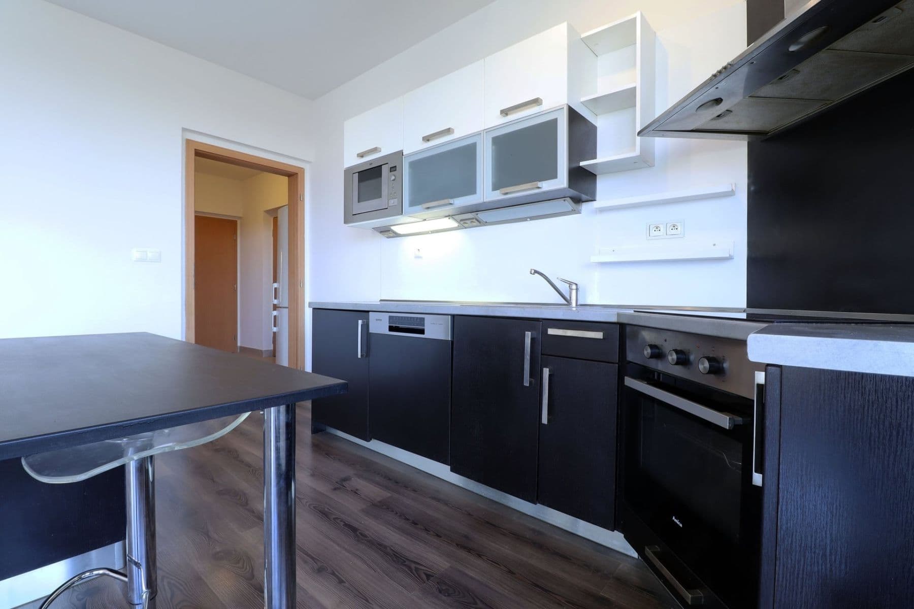 2 bedroom with open-plan kitchen flat to rent, 79 m², Nepelova, Prague, Prague 2 bedroom with open-plan kitchen flat to rent, 79 m², Nepelova, Prague, Prague