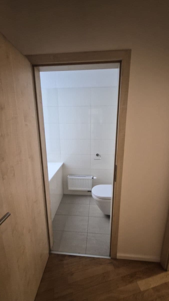 3 bedroom with open-plan kitchen flat to rent, 82 m², Husova, Brno, Jihomoravský Region 3 bedroom with open-plan kitchen flat to rent, 82 m², Husova, Brno, Jihomoravský Region