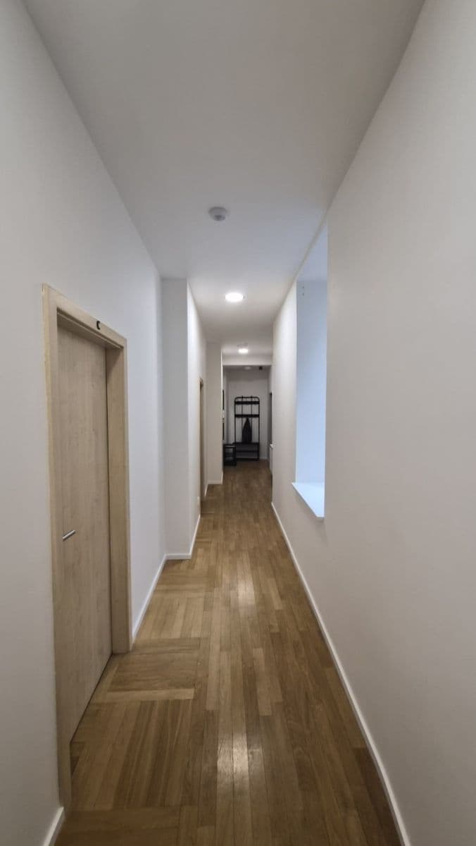 3 bedroom with open-plan kitchen flat to rent, 82 m², Husova, Brno, Jihomoravský Region 3 bedroom with open-plan kitchen flat to rent, 82 m², Husova, Brno, Jihomoravský Region