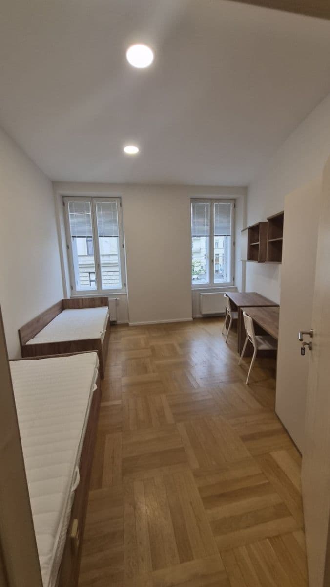3 bedroom with open-plan kitchen flat to rent, 82 m², Husova, Brno, Jihomoravský Region 3 bedroom with open-plan kitchen flat to rent, 82 m², Husova, Brno, Jihomoravský Region