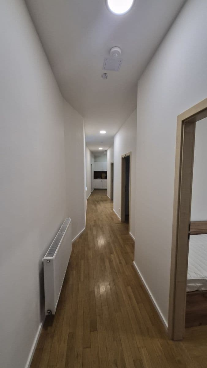 3 bedroom with open-plan kitchen flat to rent, 82 m², Husova, Brno, Jihomoravský Region 3 bedroom with open-plan kitchen flat to rent, 82 m², Husova, Brno, Jihomoravský Region