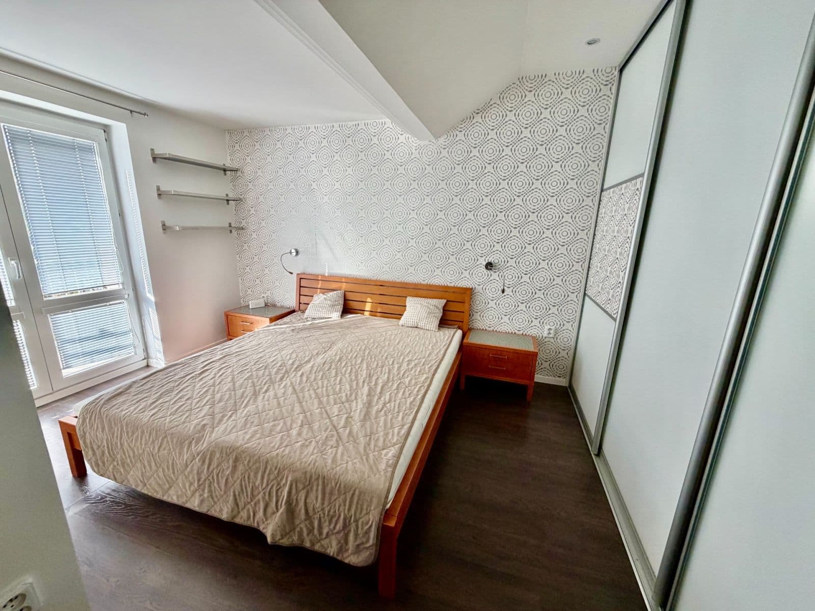3 bedroom with open-plan kitchen flat to rent, 104 m², Kvetná, Ružinov, Bratislavský Region 3 bedroom with open-plan kitchen flat to rent, 104 m², Kvetná, Ružinov, Bratislavský Region