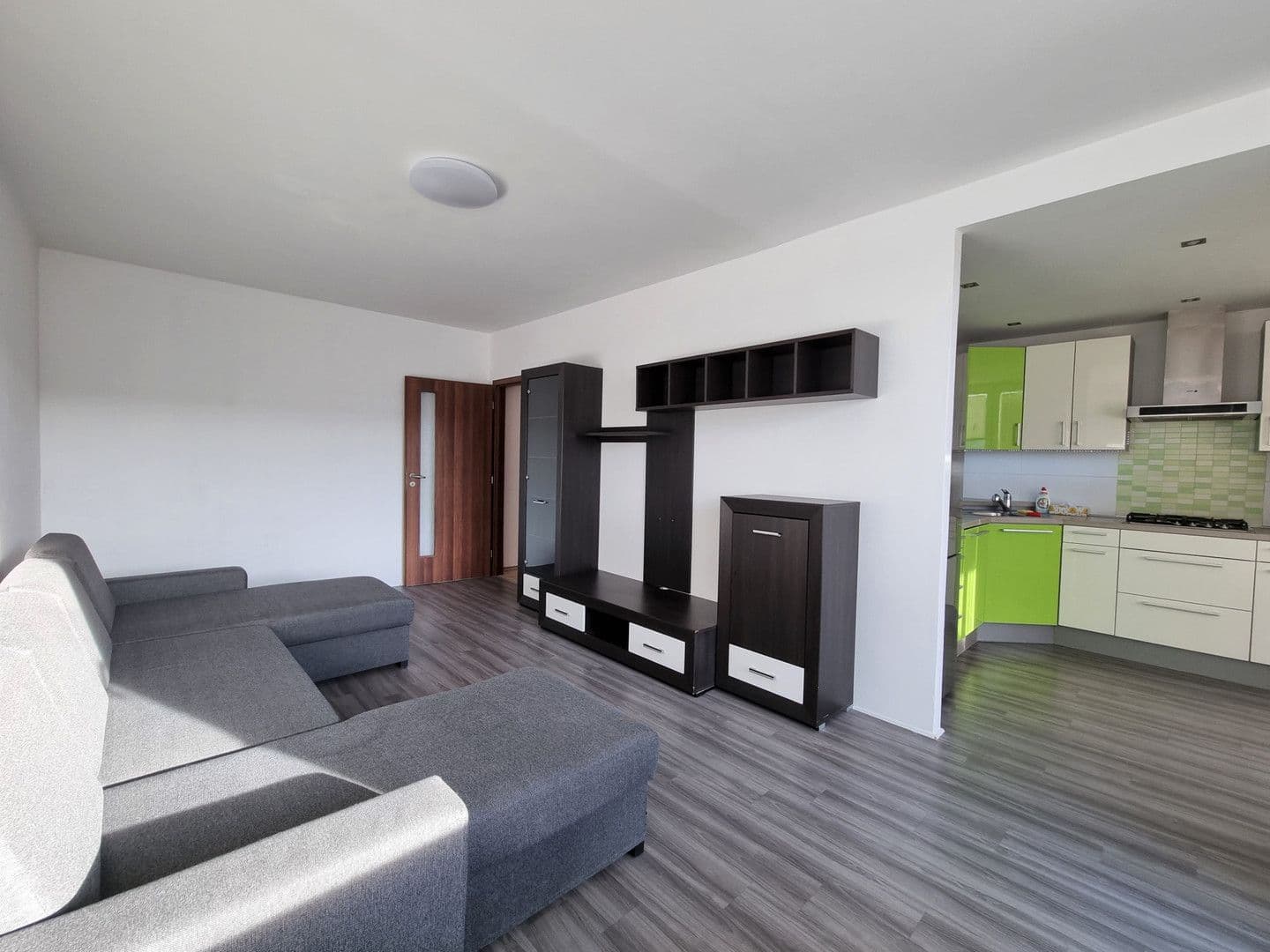 3 bedroom flat to rent, 64 m², Taussigova, Prague, Prague 3 bedroom flat to rent, 64 m², Taussigova, Prague, Prague