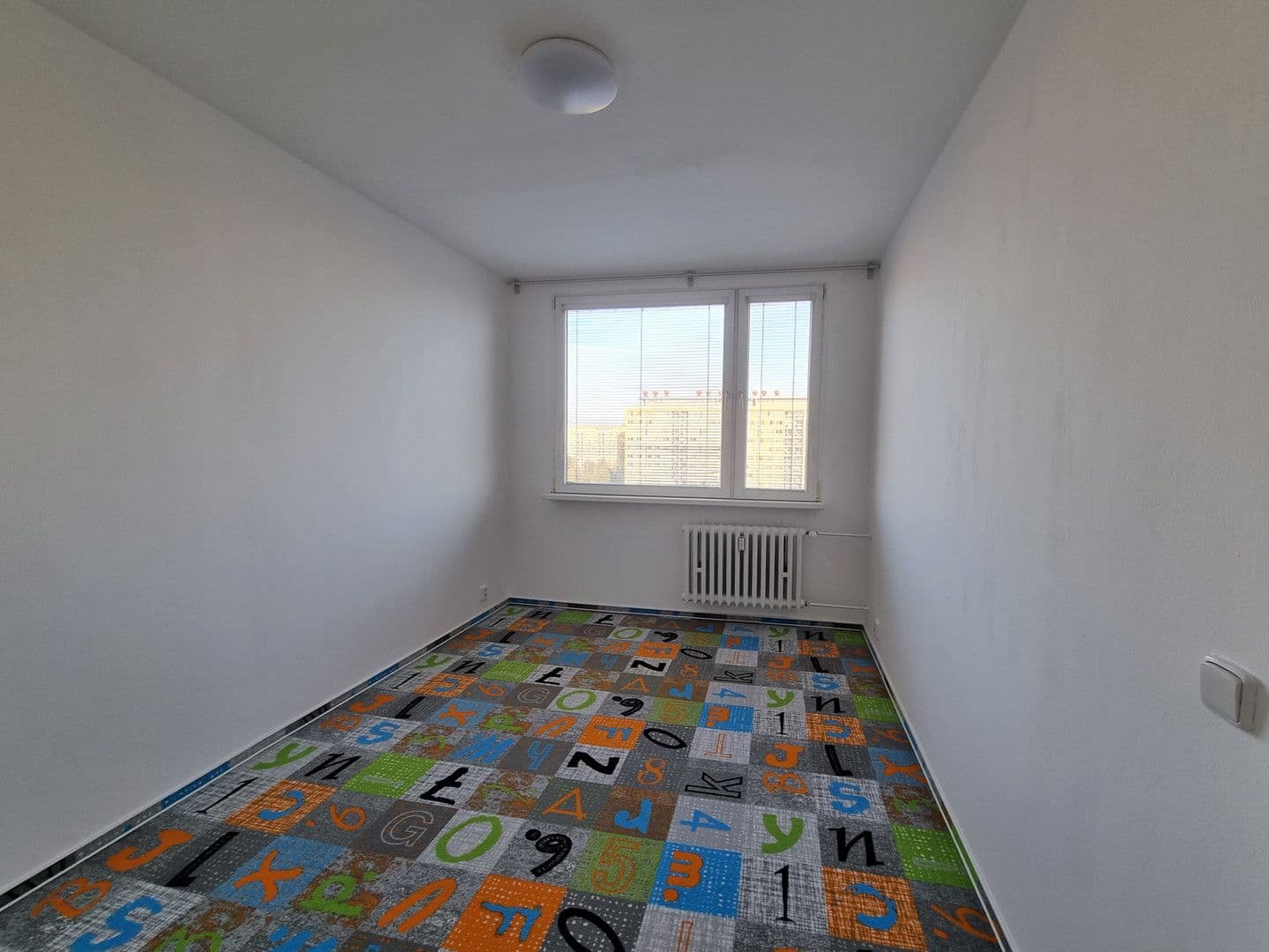 3 bedroom flat to rent, 64 m², Taussigova, Prague, Prague 3 bedroom flat to rent, 64 m², Taussigova, Prague, Prague