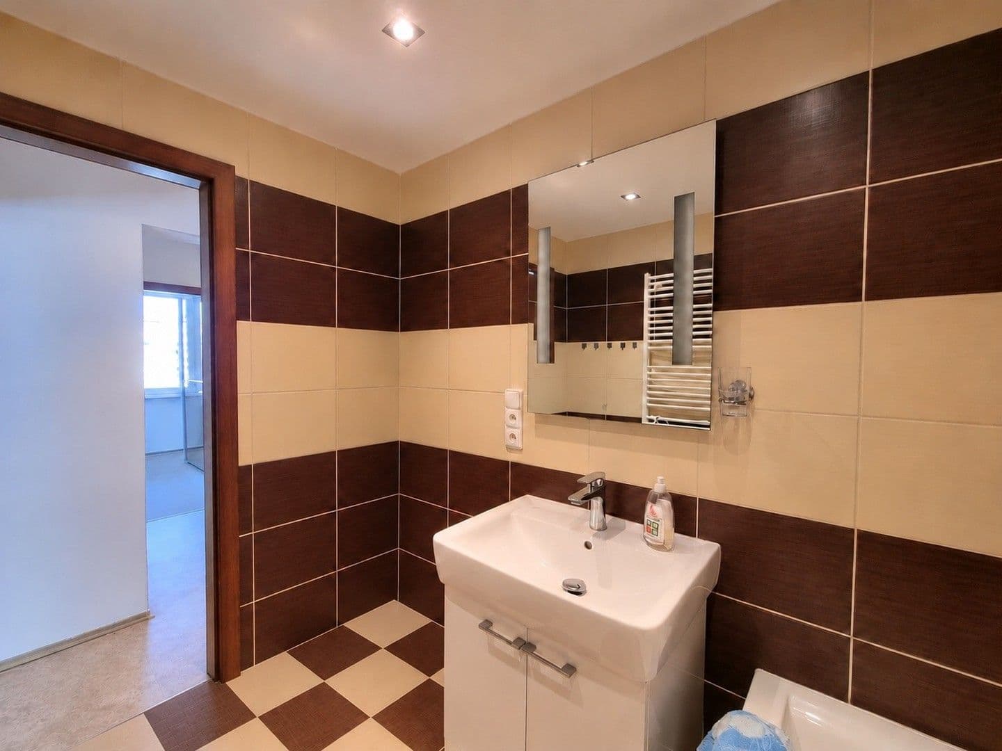 3 bedroom flat to rent, 64 m², Taussigova, Prague, Prague 3 bedroom flat to rent, 64 m², Taussigova, Prague, Prague