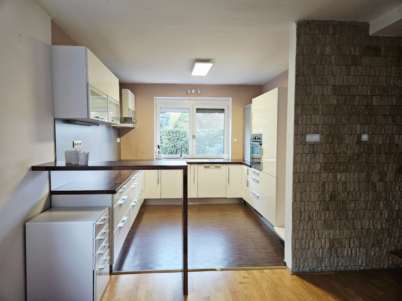 4 bedroom with open-plan kitchen flat to rent, 193 m², Adélčina, Prague, Prague 4 bedroom with open-plan kitchen flat to rent, 193 m², Adélčina, Prague, Prague