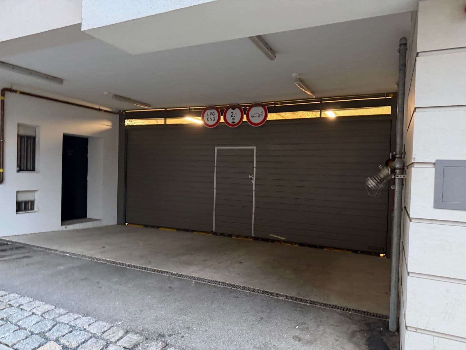 garage to rent, 16 m², Krymská, Prague, Prague garage to rent, 16 m², Krymská, Prague, Prague