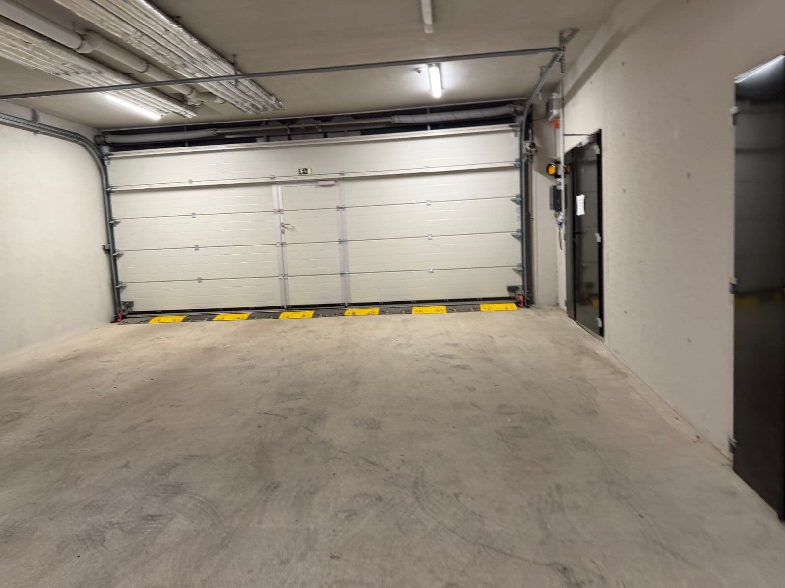 garage to rent, 16 m², Krymská, Prague, Prague garage to rent, 16 m², Krymská, Prague, Prague