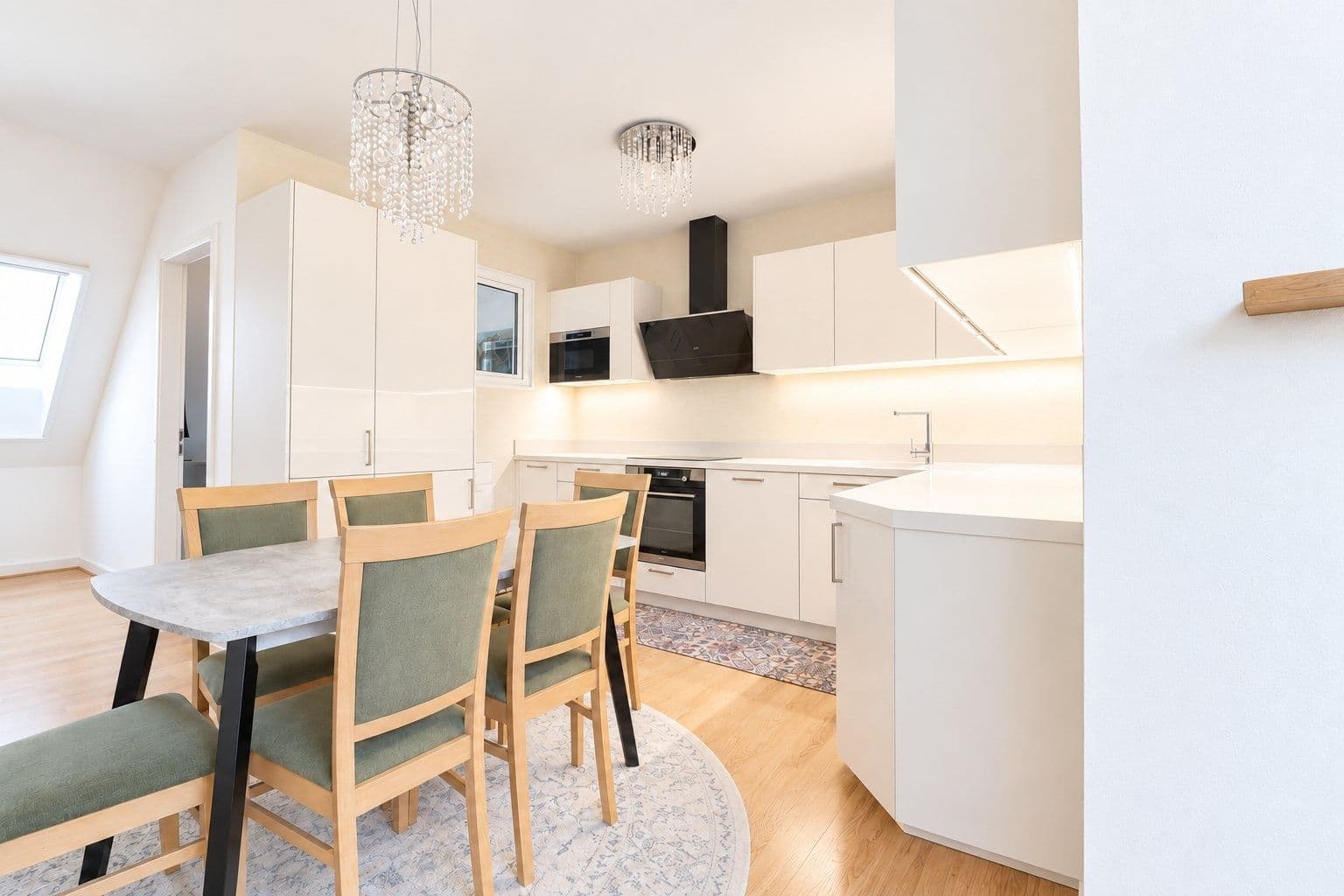 3 bedroom with open-plan kitchen flat to rent, 93 m², Urxova, Prague, Prague 3 bedroom with open-plan kitchen flat to rent, 93 m², Urxova, Prague, Prague