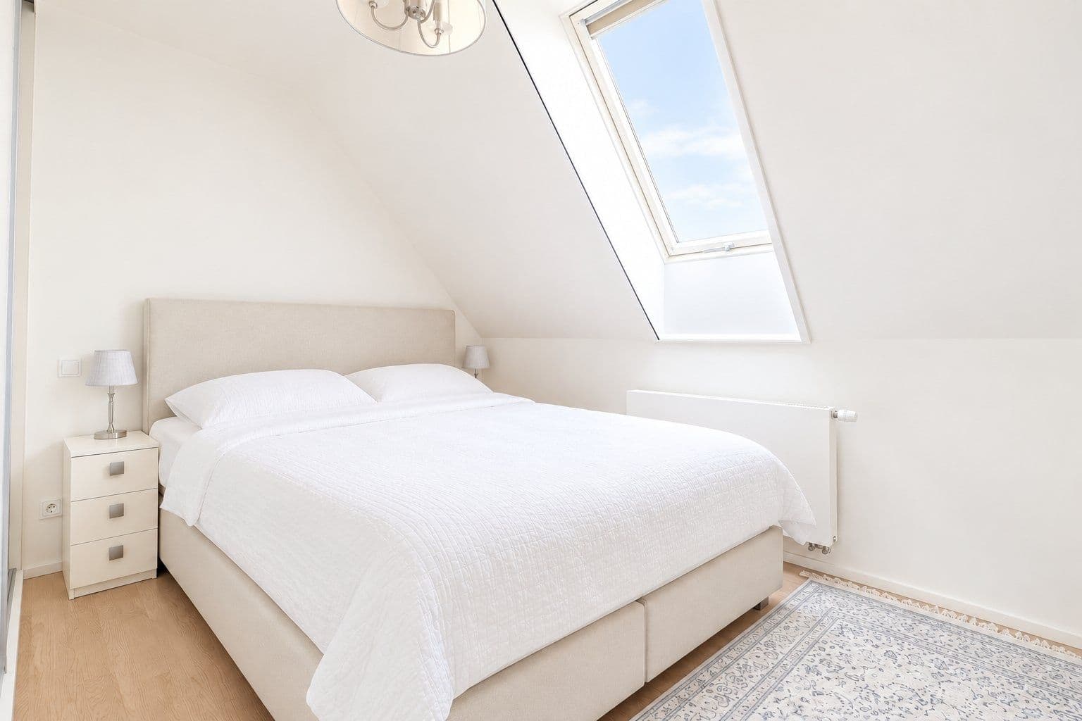 3 bedroom with open-plan kitchen flat to rent, 93 m², Urxova, Prague, Prague 3 bedroom with open-plan kitchen flat to rent, 93 m², Urxova, Prague, Prague