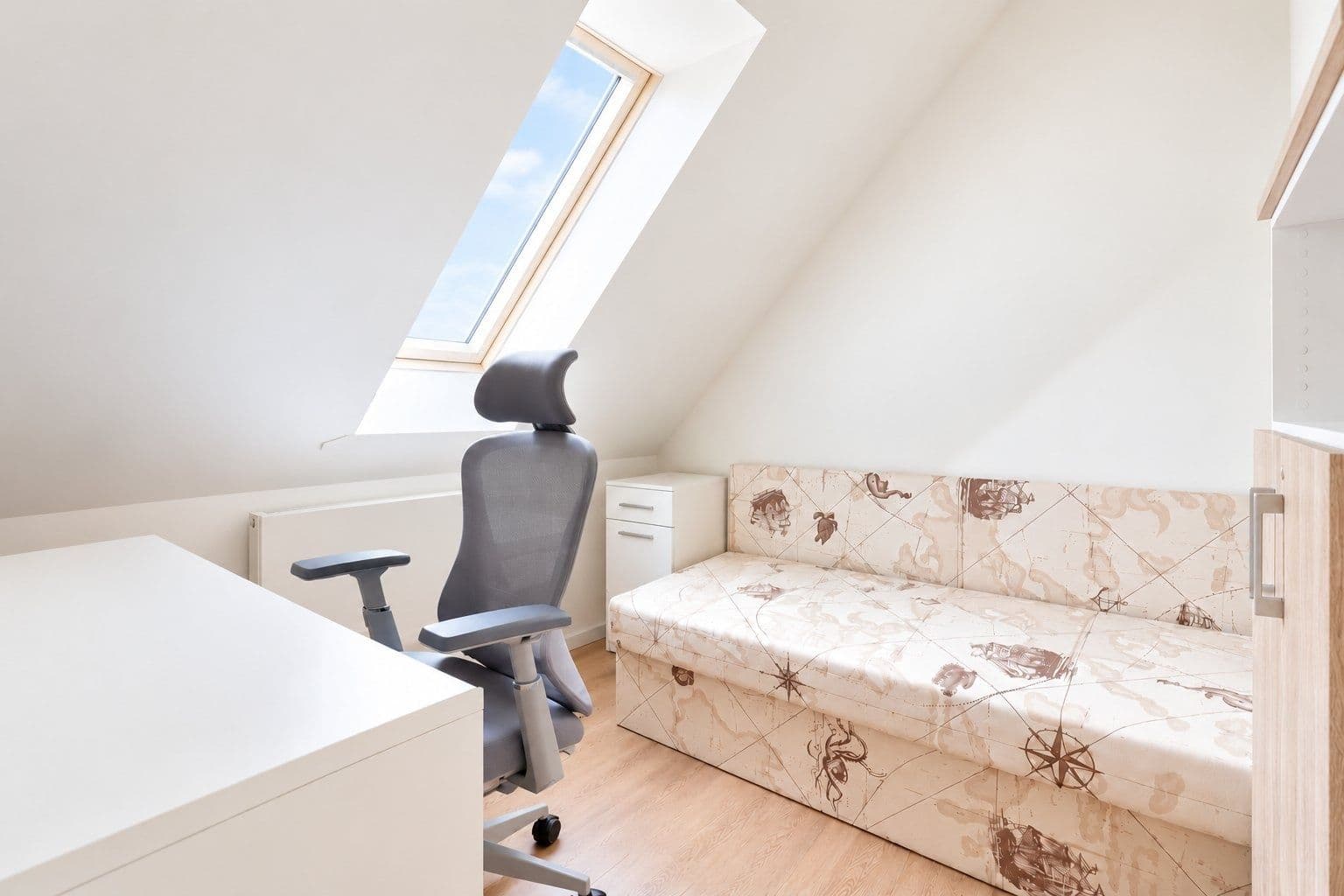 3 bedroom with open-plan kitchen flat to rent, 93 m², Urxova, Prague, Prague 3 bedroom with open-plan kitchen flat to rent, 93 m², Urxova, Prague, Prague