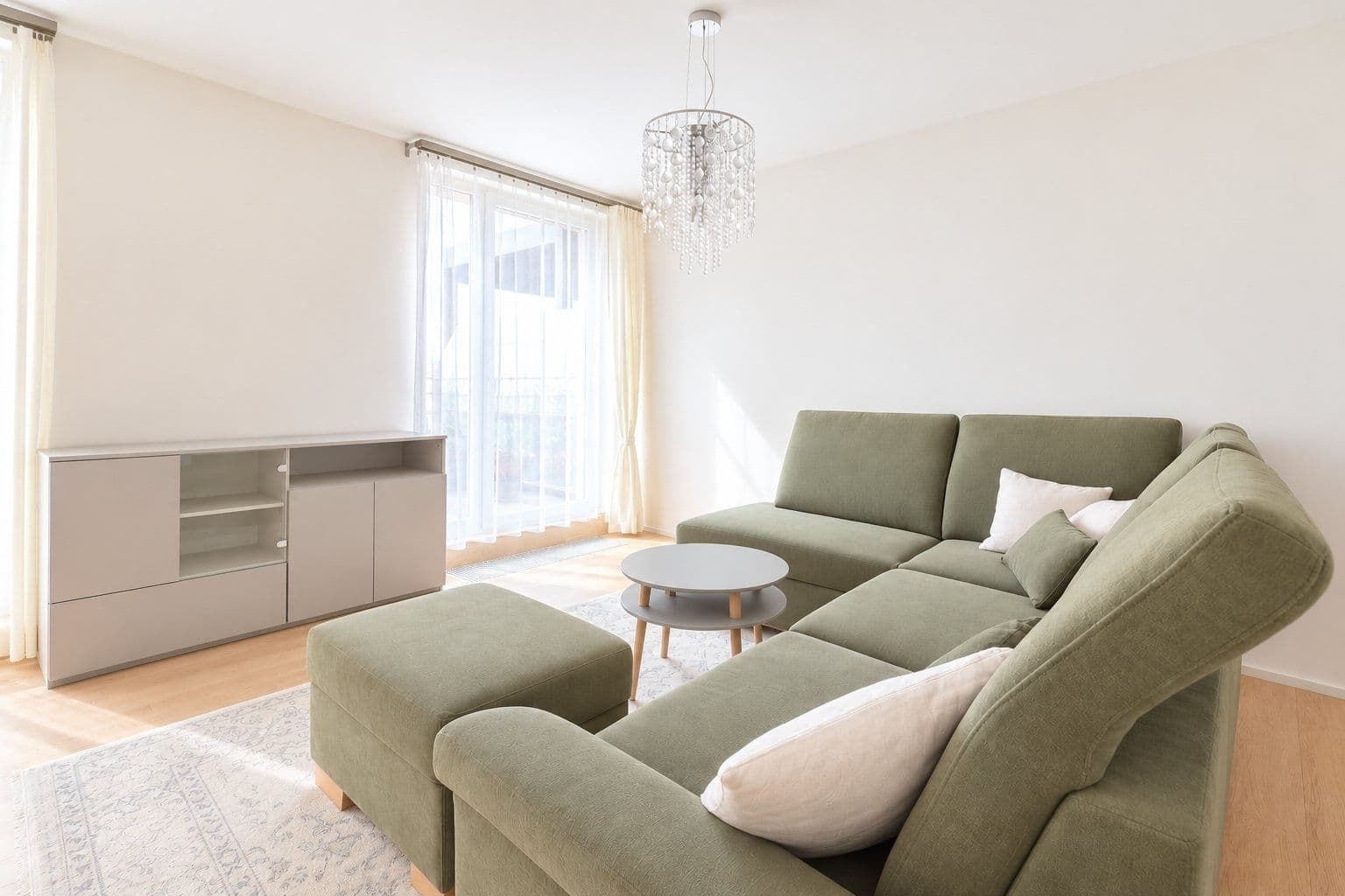 3 bedroom with open-plan kitchen flat to rent, 93 m², Urxova, Prague, Prague 3 bedroom with open-plan kitchen flat to rent, 93 m², Urxova, Prague, Prague