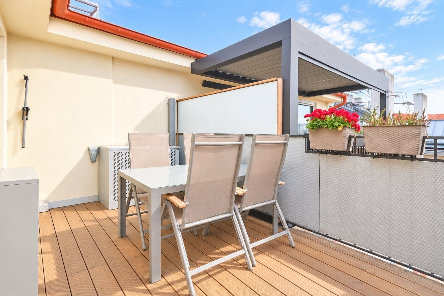 3 bedroom with open-plan kitchen flat to rent, 93 m², Urxova, Prague, Prague 3 bedroom with open-plan kitchen flat to rent, 93 m², Urxova, Prague, Prague