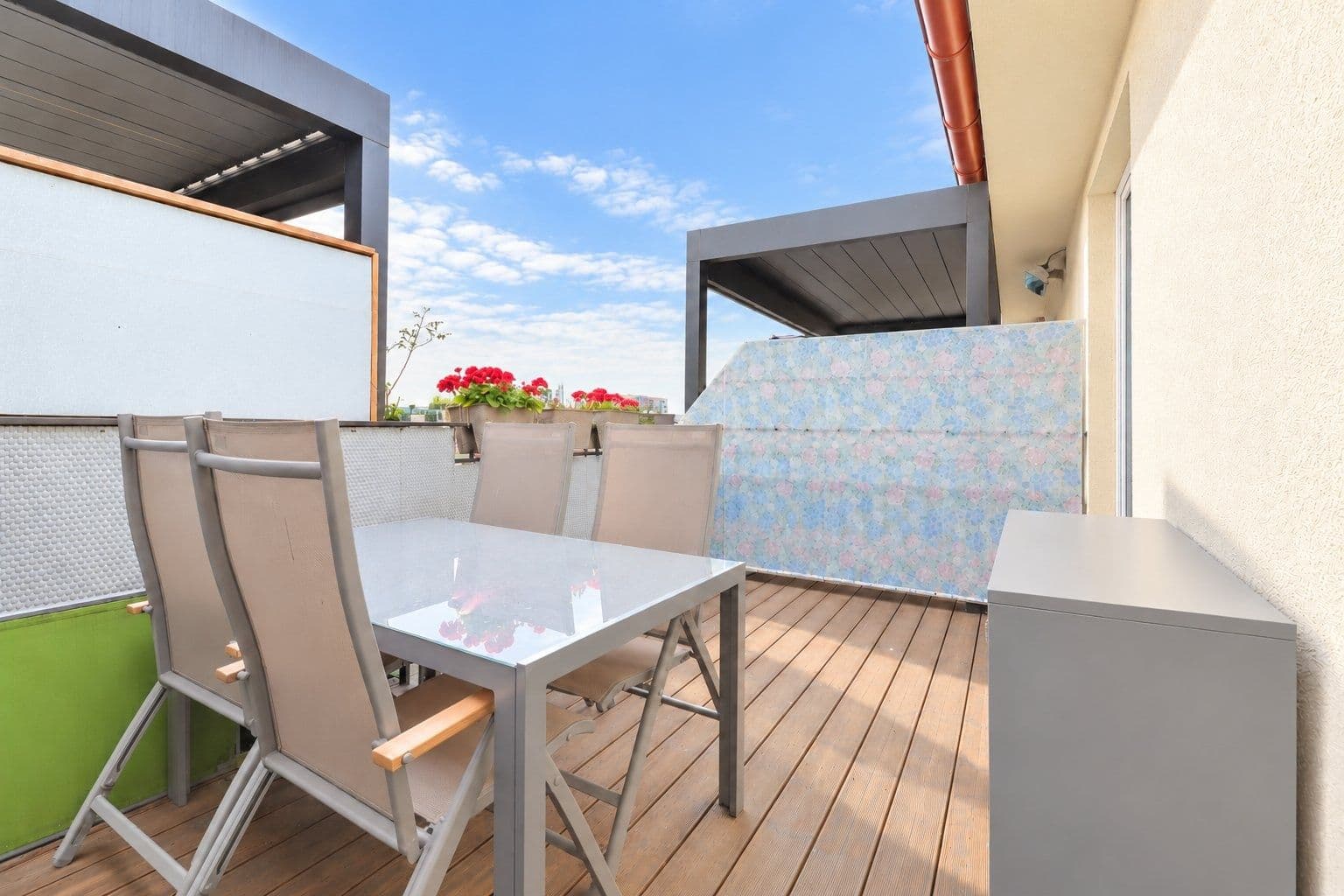 3 bedroom with open-plan kitchen flat to rent, 93 m², Urxova, Prague, Prague 3 bedroom with open-plan kitchen flat to rent, 93 m², Urxova, Prague, Prague