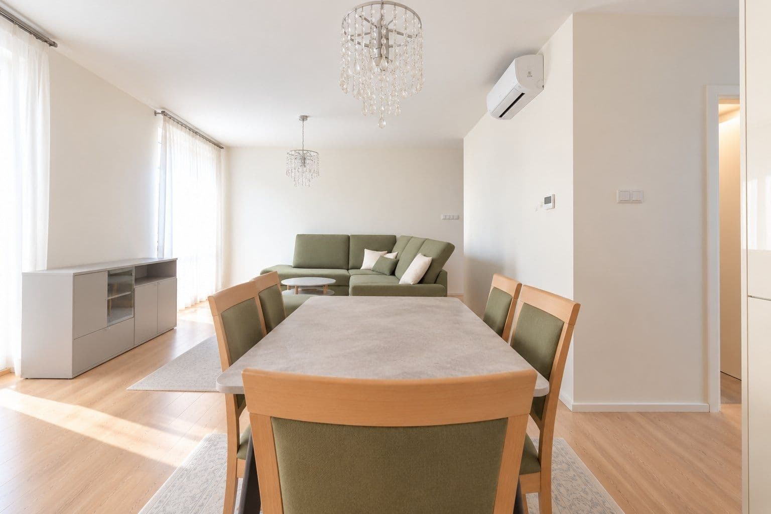3 bedroom with open-plan kitchen flat to rent, 93 m², Urxova, Prague, Prague 3 bedroom with open-plan kitchen flat to rent, 93 m², Urxova, Prague, Prague