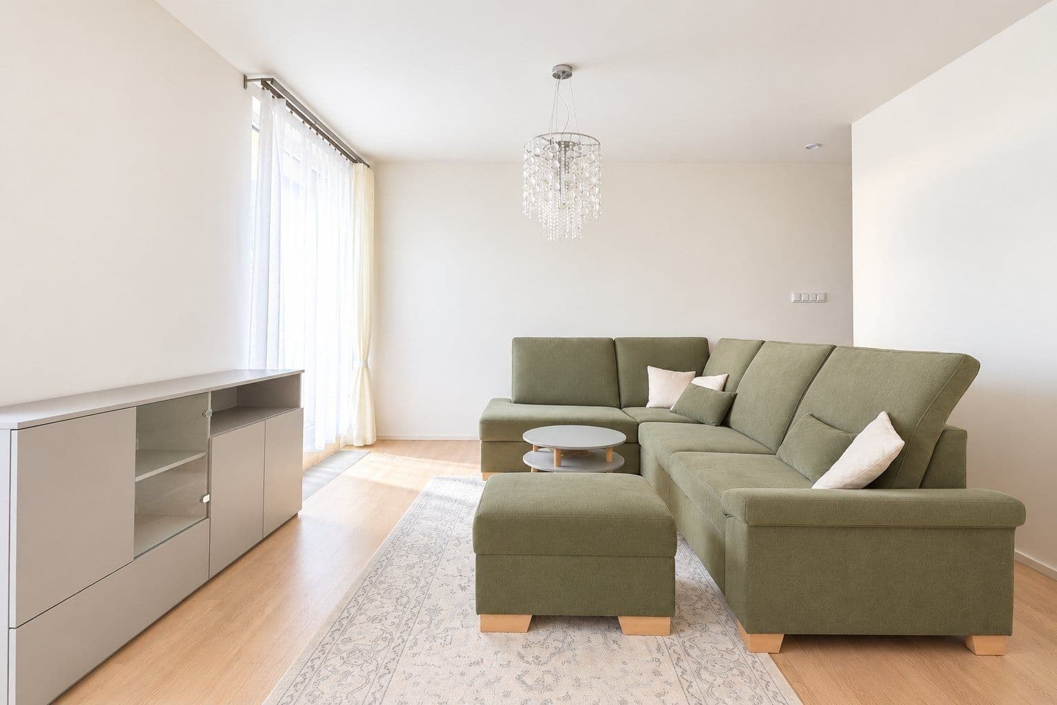 3 bedroom with open-plan kitchen flat to rent, 93 m², Urxova, Prague, Prague 3 bedroom with open-plan kitchen flat to rent, 93 m², Urxova, Prague, Prague