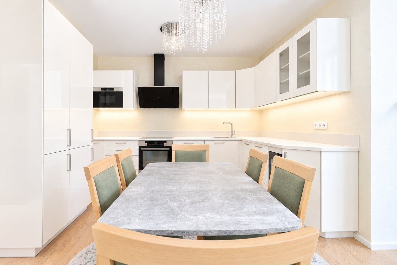 3 bedroom with open-plan kitchen flat to rent, 93 m², Urxova, Prague, Prague 3 bedroom with open-plan kitchen flat to rent, 93 m², Urxova, Prague, Prague