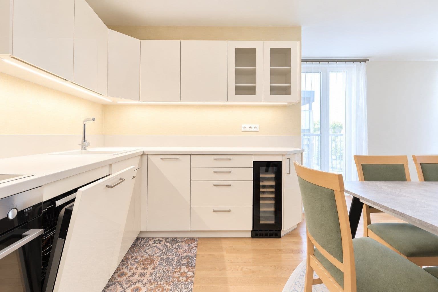 3 bedroom with open-plan kitchen flat to rent, 93 m², Urxova, Prague, Prague 3 bedroom with open-plan kitchen flat to rent, 93 m², Urxova, Prague, Prague