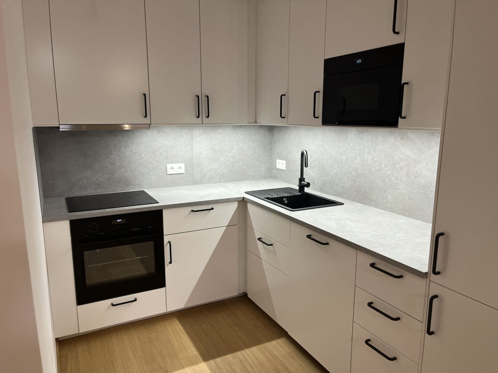 1 bedroom with open-plan kitchen flat to rent, 53 m², Za Pískovnou, Prague, Prague 1 bedroom with open-plan kitchen flat to rent, 53 m², Za Pískovnou, Prague, Prague