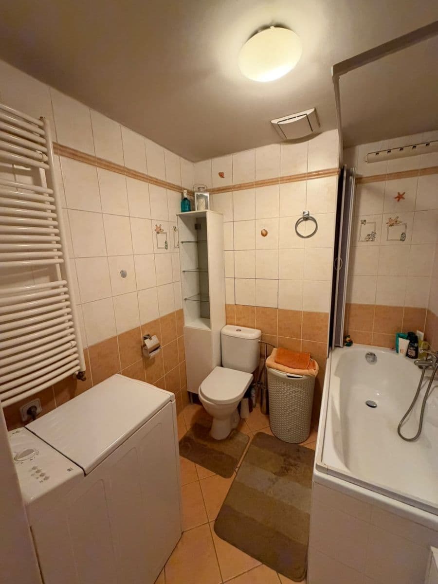 Studio flat to rent, 33 m², B. Němcové, Hostivice, Středočeský Region Studio flat to rent, 33 m², B. Němcové, Hostivice, Středočeský Region